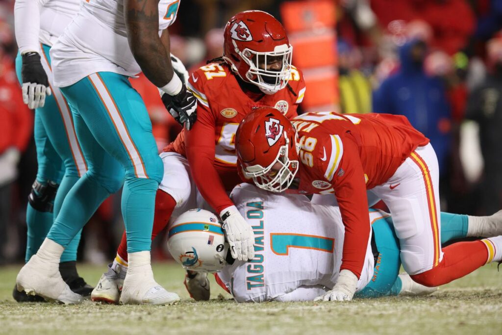 Review Wildcard Dolphins at Chiefs 1 1931290098.0
