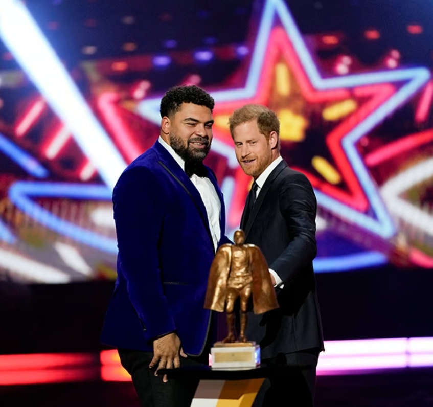 Cam Heyward - Walter Payton Man of the Year 2 Screenshot 2024 02 10 20 12 48 327 com.google.android.googlequicksearchbox edit